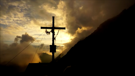 Kreuz_Wolken